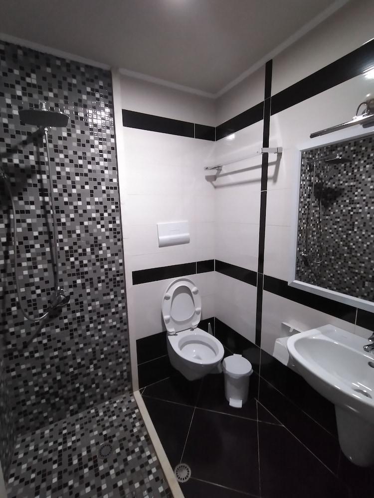 Hotel Kastria 티라나 외부 사진