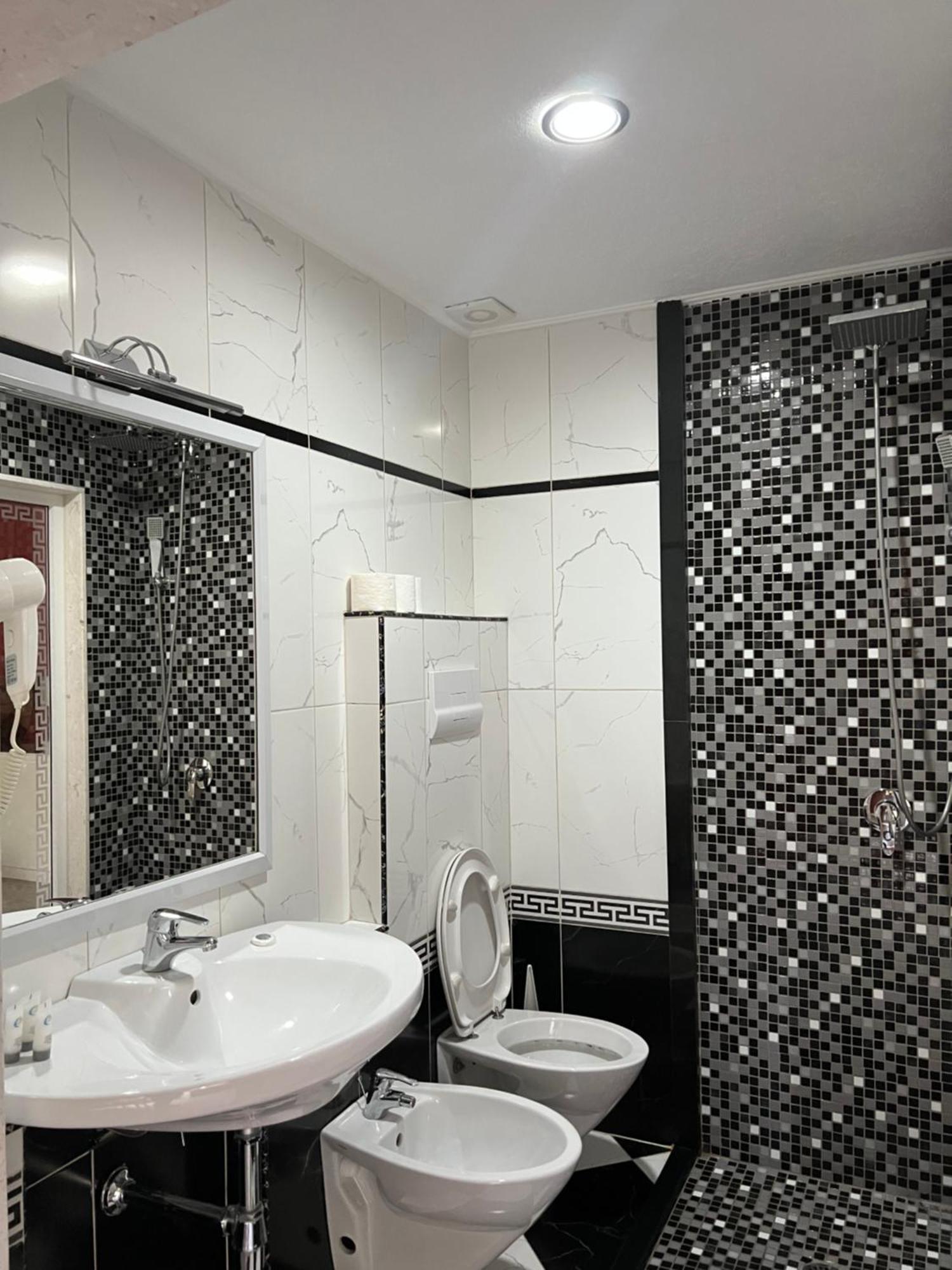 Hotel Kastria 티라나 외부 사진